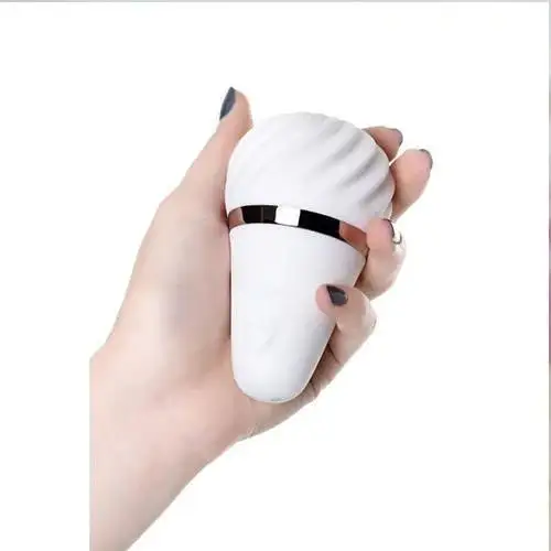 Satisfyer Little Wand Clitoris Stimulator - Image 2
