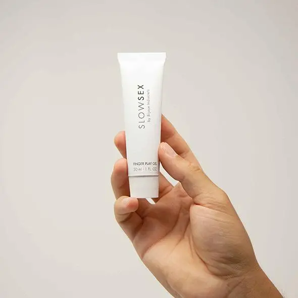 Bijoux Indiscrets Slow Sex Vinger Play Gel - Image 4